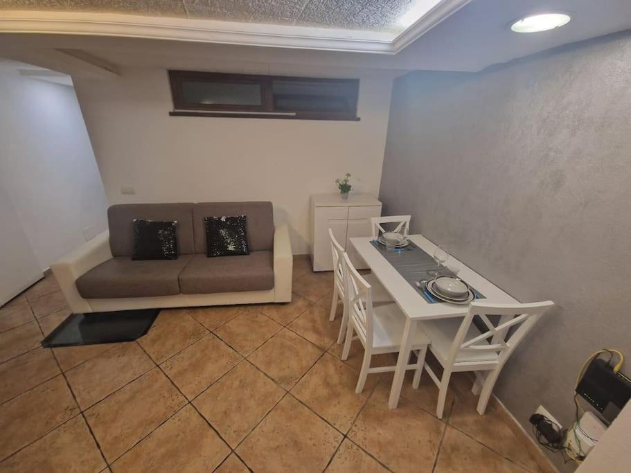 קליארי Casa Vacanza Castello מראה חיצוני תמונה